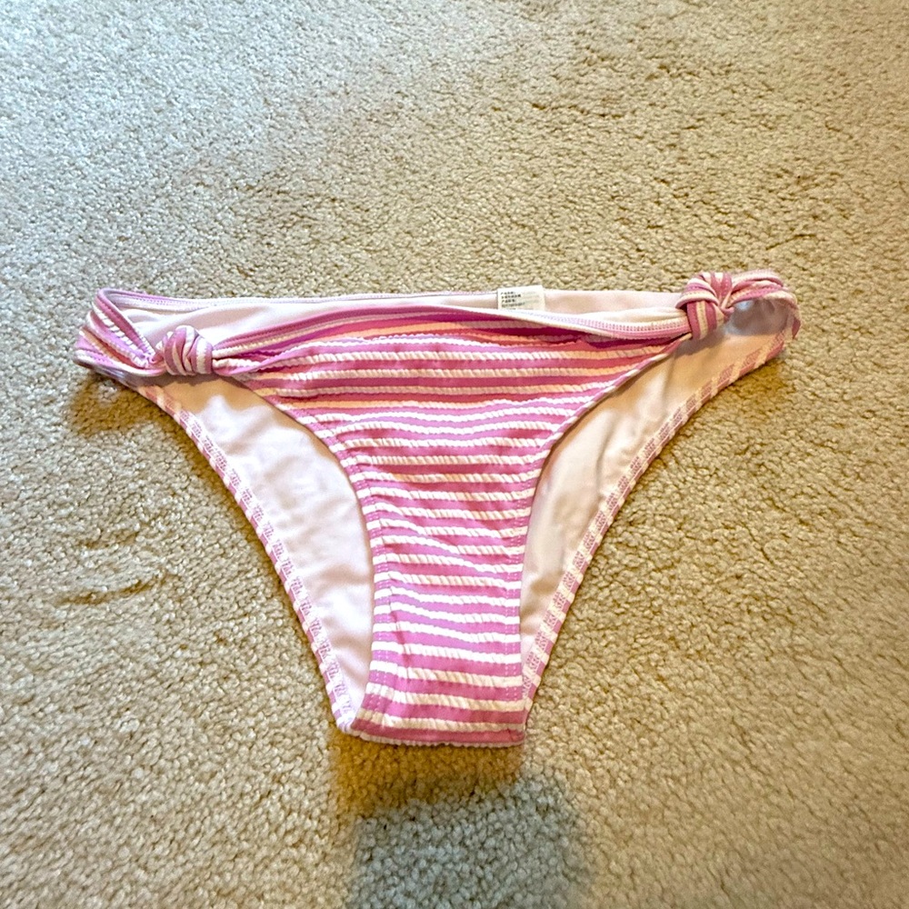 Abercrombie & Fitch Seersucker Pink & White Stripped Bikini Bottoms Size M